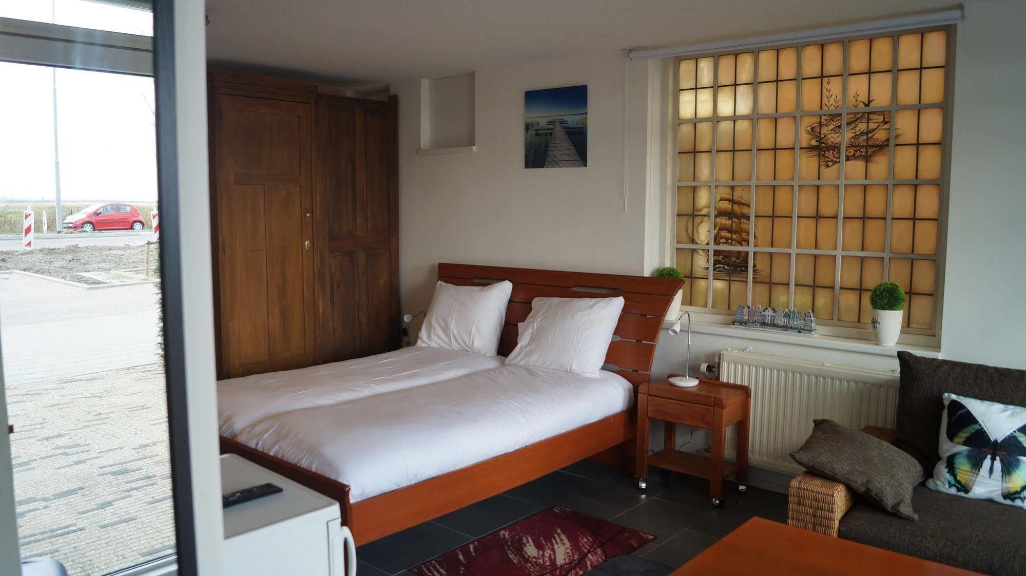 Budget Hotel De Witte Hoeck Amsterdam Wormerveer Dış mekan fotoğraf