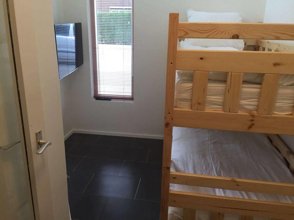 Budget Hotel De Witte Hoeck Amsterdam Wormerveer Dış mekan fotoğraf