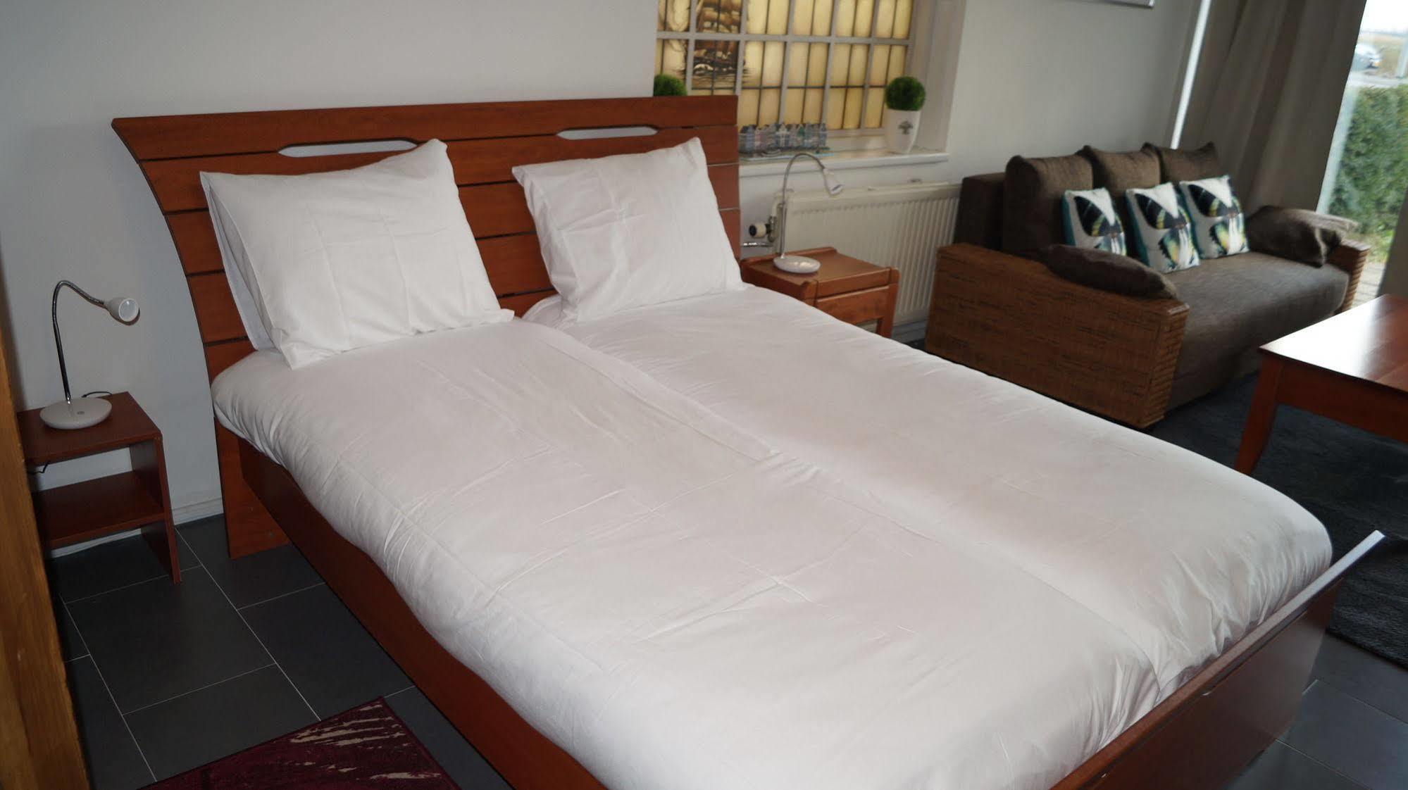 Budget Hotel De Witte Hoeck Amsterdam Wormerveer Dış mekan fotoğraf